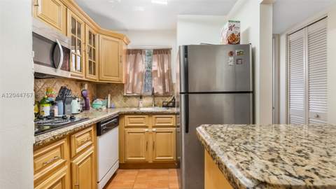 110 Fontainebleau Blvd 101, Miami FL - photo 6 of 31