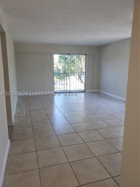 4550 W 16th Ave 301, Hialeah FL - photo 13 of 31
