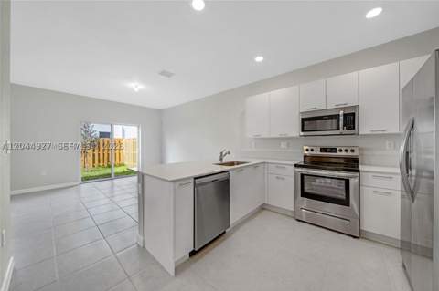 12942 NW 23rd Pl, Miami FL - photo 10 of 36