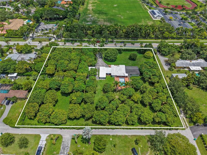 3 bedroom SingleFamilyResidence at 8000 SW 184th St, Perrine Grant Sub, Cutler Bay — photo 2