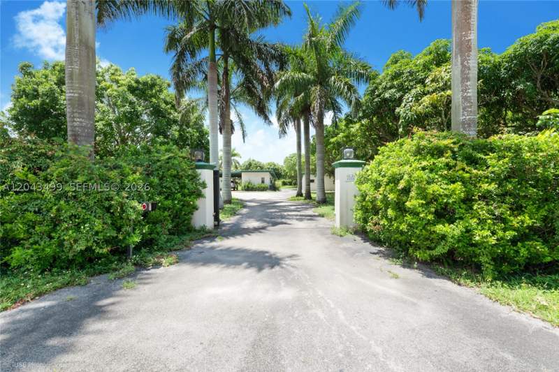 3 bedroom SingleFamilyResidence at 8000 SW 184th St, Perrine Grant Sub, Cutler Bay — photo 5