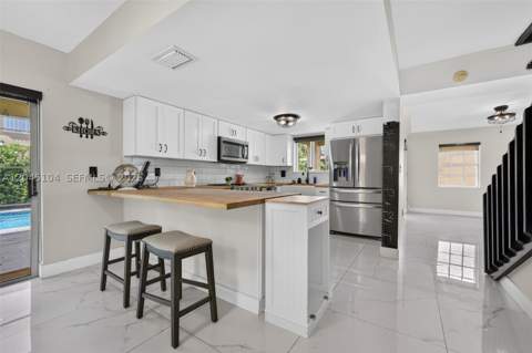 15602 SW 109th Ter, Miami FL - photo 15 of 39