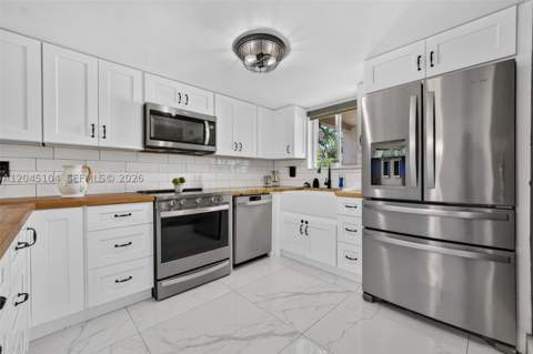 15602 SW 109th Ter, Miami FL - photo 16 of 39
