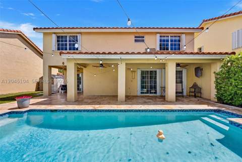 15602 SW 109th Ter, Miami FL - photo 9 of 39
