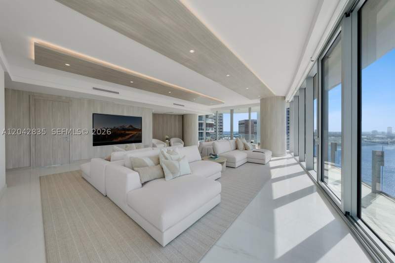 5 bedroom Condominium at 300 Biscayne Boulevard Way 2701, Aston Martin Residences, Miami — photo 5