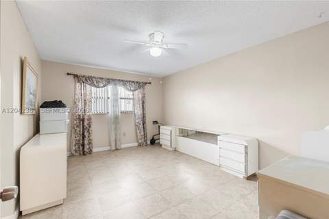 1800 W 54th St 209, Hialeah FL - photo 11 of 29