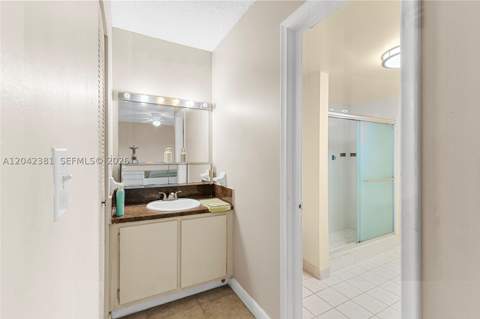 1800 W 54th St 209, Hialeah FL - photo 15 of 29