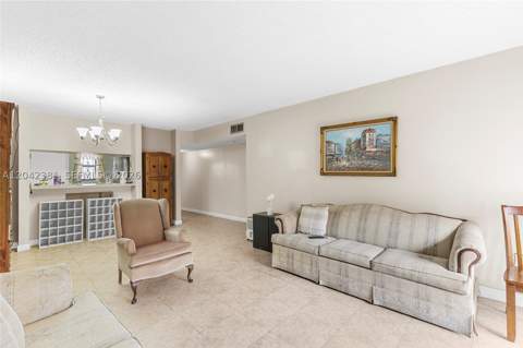 1800 W 54th St 209, Hialeah FL - photo 8 of 29