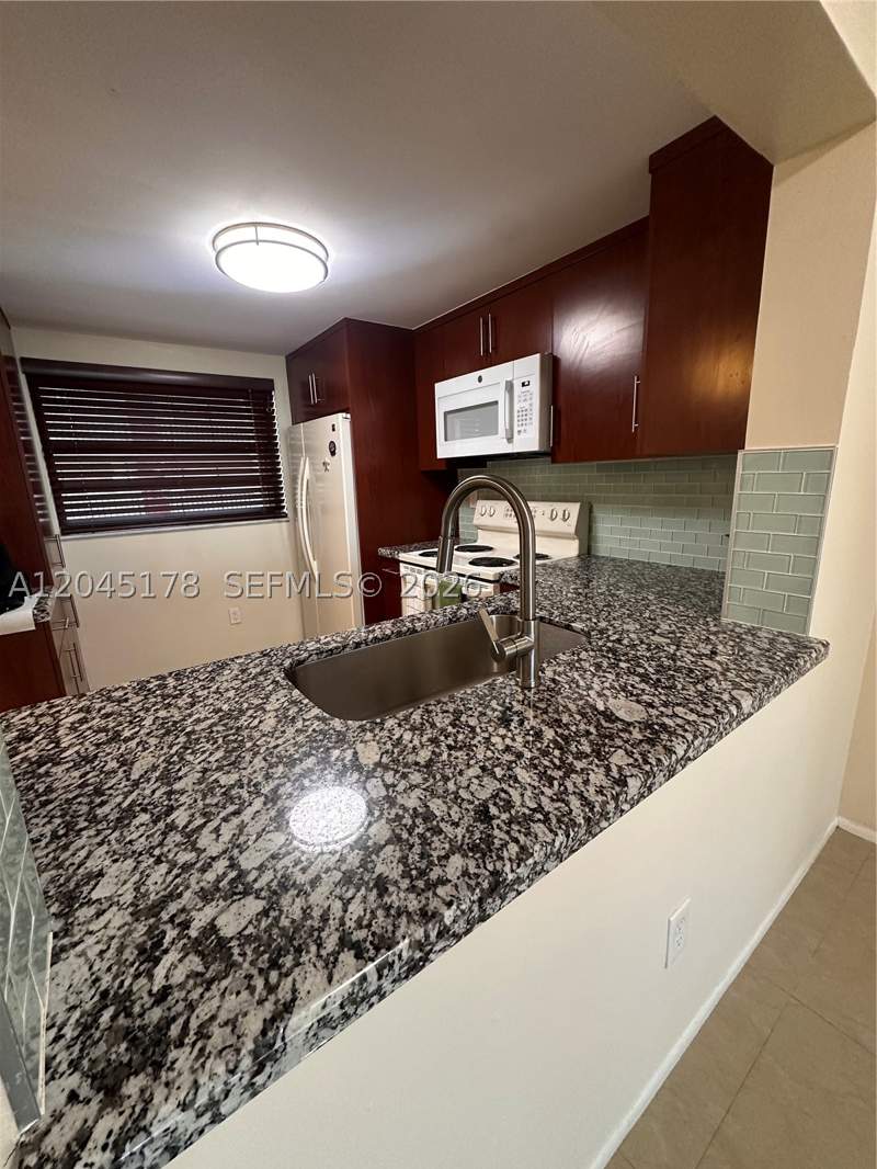 1 bedroom Condominium at 10845 SW 112th Ave 211, Gardens Of Kendall So Con, Miami — photo 5