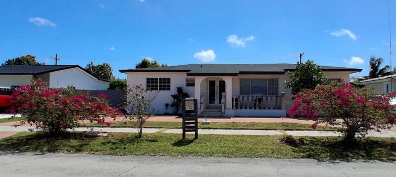 4 bedroom SingleFamilyResidence at 8240 SW 38th St, Deal Estates, Miami — photo 3