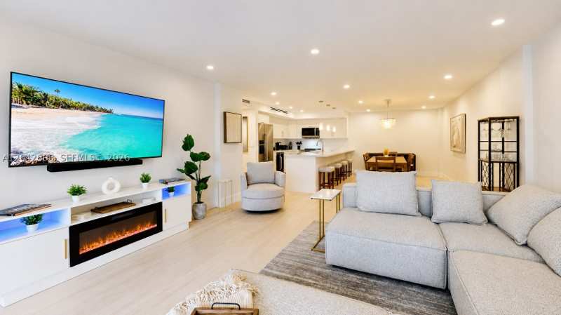 2 bedroom Condominium at 177 Ocean Lane Dr 213, Key Biscayne Commodore Cl, Key Biscayne — photo 1
