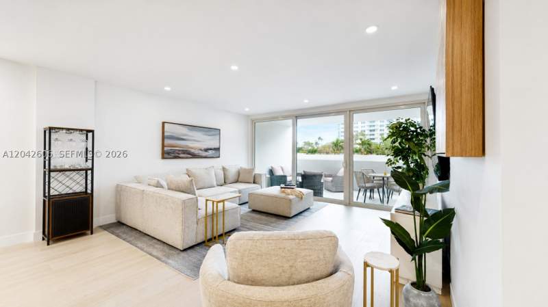 2 bedroom Condominium at 177 Ocean Lane Dr 213, Key Biscayne Commodore Cl, Key Biscayne — photo 3