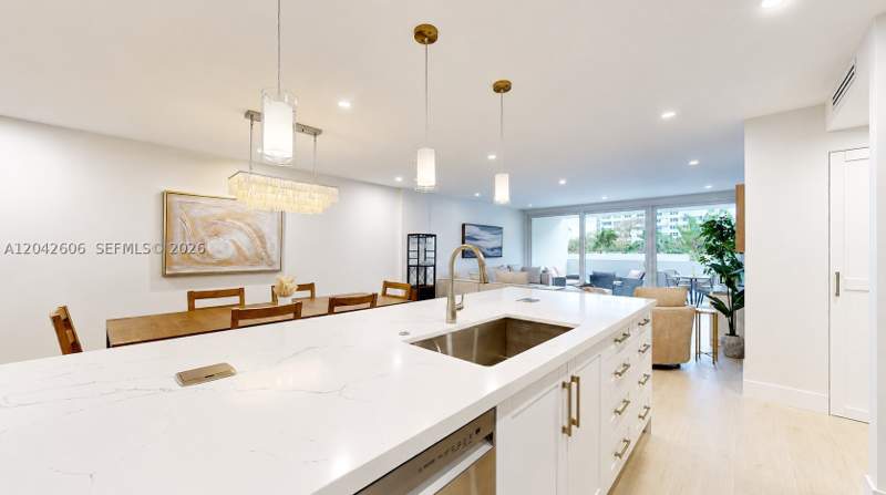 2 bedroom Condominium at 177 Ocean Lane Dr 213, Key Biscayne Commodore Cl, Key Biscayne — photo 5