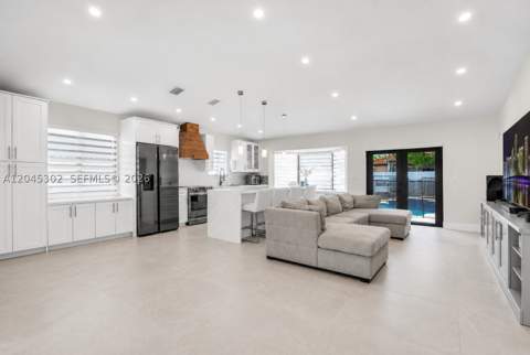 14712 SW 176th Ter, Miami FL - photo 10 of 41