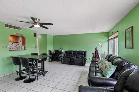 1300 W 53rd St 25, Hialeah FL - photo 11 of 28
