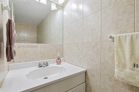 1300 W 53rd St 25, Hialeah FL - photo 18 of 28
