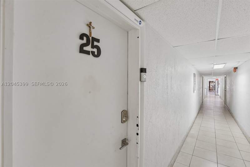 2 bedroom Condominium at 1300 W 53rd St 25, Westland Plaza Gardens Co, Hialeah — photo 3