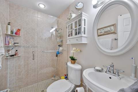 13776 Kendale Lakes Dr, Miami FL - photo 14 of 33