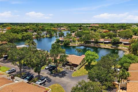 13776 Kendale Lakes Dr, Miami FL - photo 24 of 33