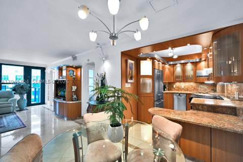 5225 Collins Ave 1117, Miami Beach FL - photo 17 of 35