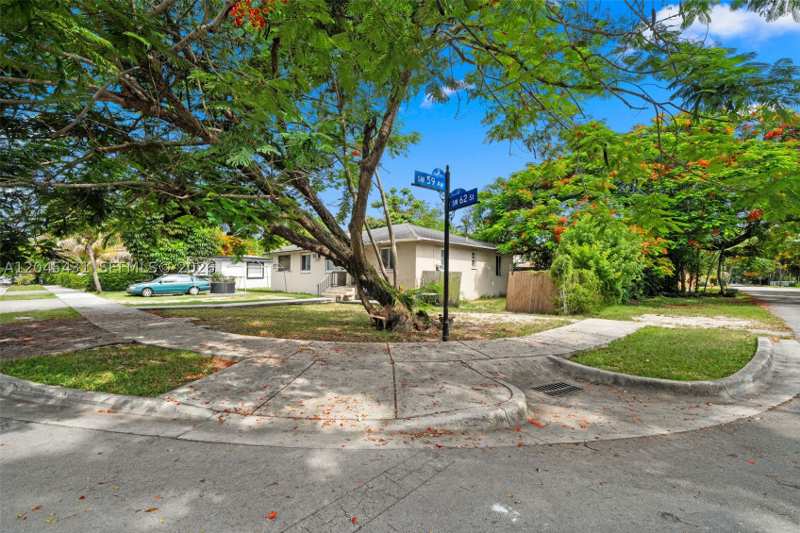 4 bedroom SingleFamilyResidence at 5901 SW 62nd St, University Manors 1st Add, Miami — photo 1