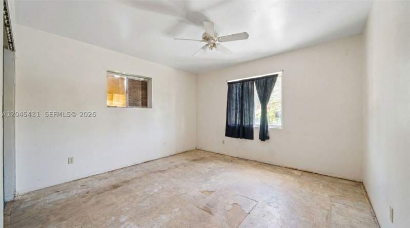 4 bedroom SingleFamilyResidence at 5901 SW 62nd St, University Manors 1st Add, Miami — photo 4