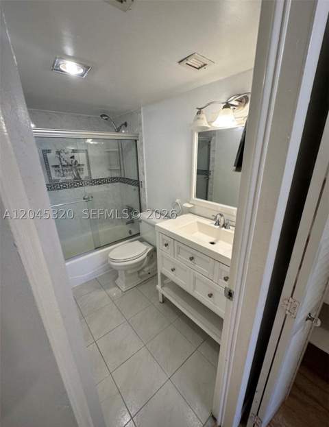 1470 NE 125th Ter 412, North Miami FL - photo 12 of 17