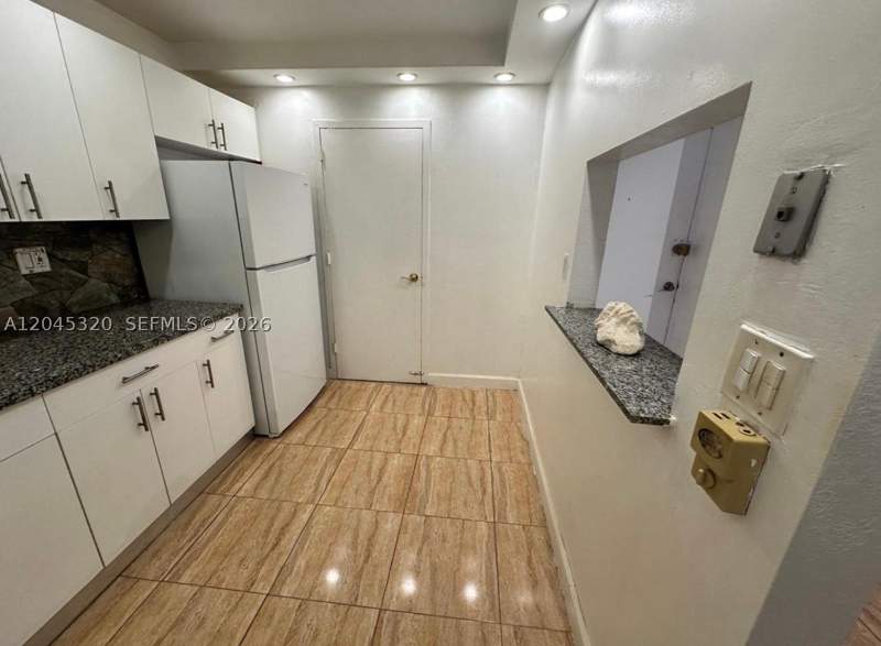 1 bedroom Condominium at 1470 NE 125th Ter 412, Three Horizons North Cond, North Miami — photo 4