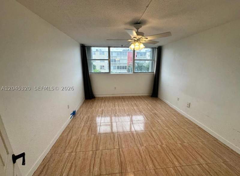 1 bedroom Condominium at 1470 NE 125th Ter 412, Three Horizons North Cond, North Miami — photo 5