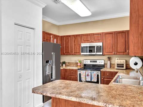 8887 SW 225th St, Cutler Bay FL - photo 16 of 64