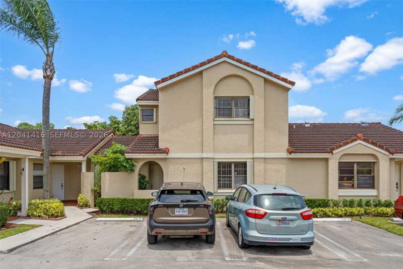 2 bedroom Townhouse at 6233 NW 170th Ter, Villa Homes At The Moors, Miami — photo 1