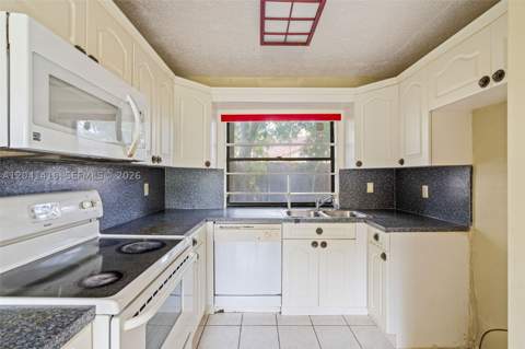 6233 NW 170th Ter, Miami FL - photo 20 of 44
