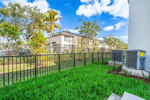 5125 SW 37th St, Pembroke Park FL - photo 14 of 20