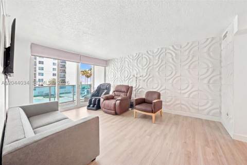 7501 E Treasure Dr 2S, North Bay Village FL - photo 15 of 31