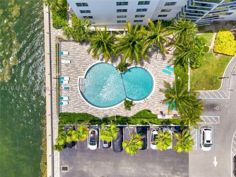 7501 E Treasure Dr 2S, North Bay Village FL - photo 9 of 31