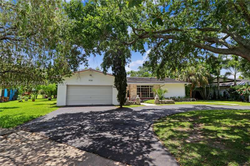 3 bedroom SingleFamilyResidence at 9720 Palmetto Club Ln W, Palmetto Country Club Est, Miami — photo 1