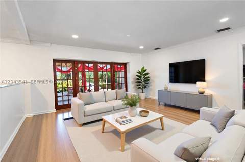 9720 Palmetto Club Ln W, Miami FL - photo 6 of 29