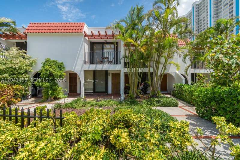 2 bedroom Townhouse at 425 Grapetree Dr 206, Grapetree Townhouse Condo, Key Biscayne — photo 1