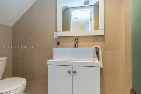 425 Grapetree Dr 206, Key Biscayne FL - photo 12 of 47