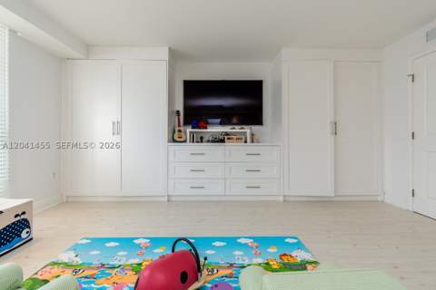 425 Grapetree Dr 206, Key Biscayne FL - photo 23 of 47