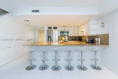 425 Grapetree Dr 206, Key Biscayne FL - photo 6 of 47