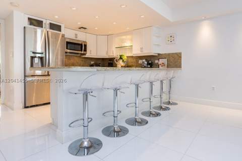 425 Grapetree Dr 206, Key Biscayne FL - photo 7 of 47