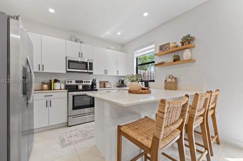 22961 SW 99th Ave, Cutler Bay FL - photo 15 of 46