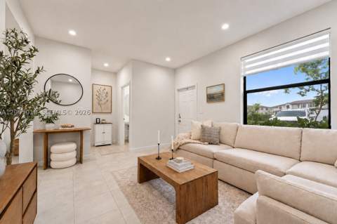 22961 SW 99th Ave, Cutler Bay FL - photo 6 of 46