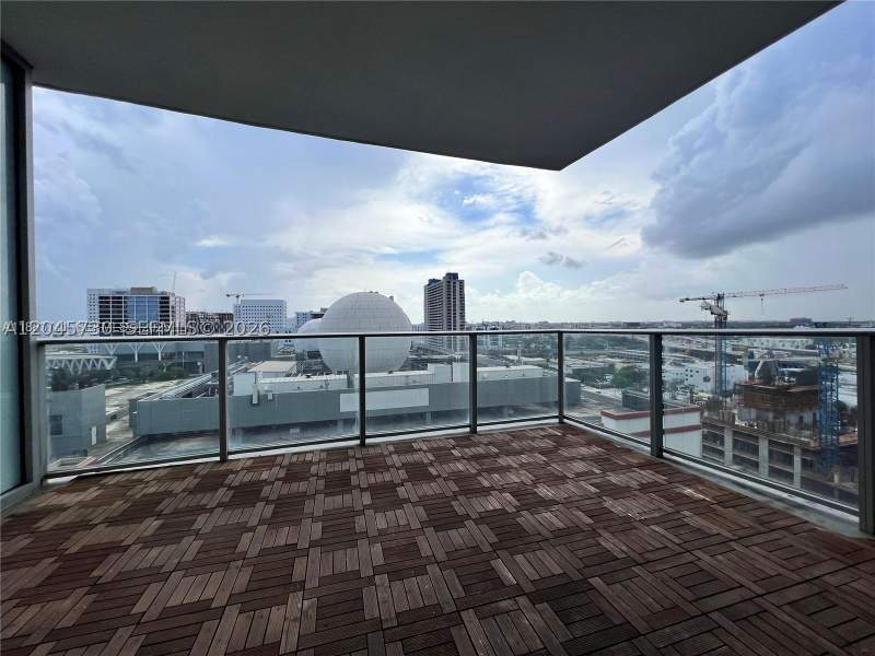 2 bedroom Condominium at 851 NE 1st Ave 1208, Paramount Miami Worldcent, Miami — photo 2
