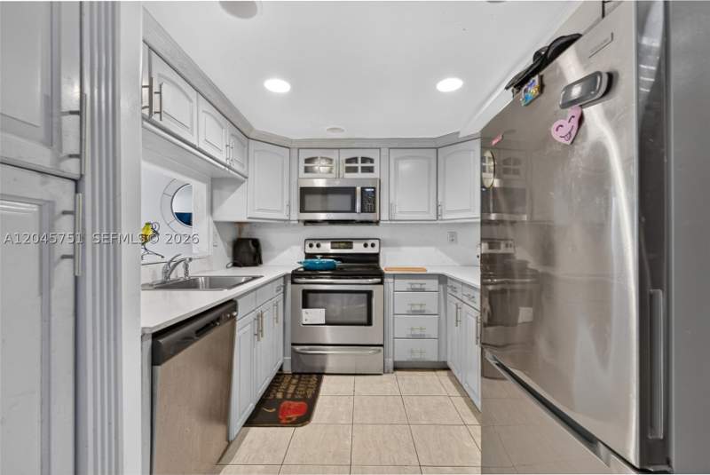 3 bedroom Condominium at 20065 NE 3rd Ct 5, Quatraine Condo I Ph I, Miami — photo 2