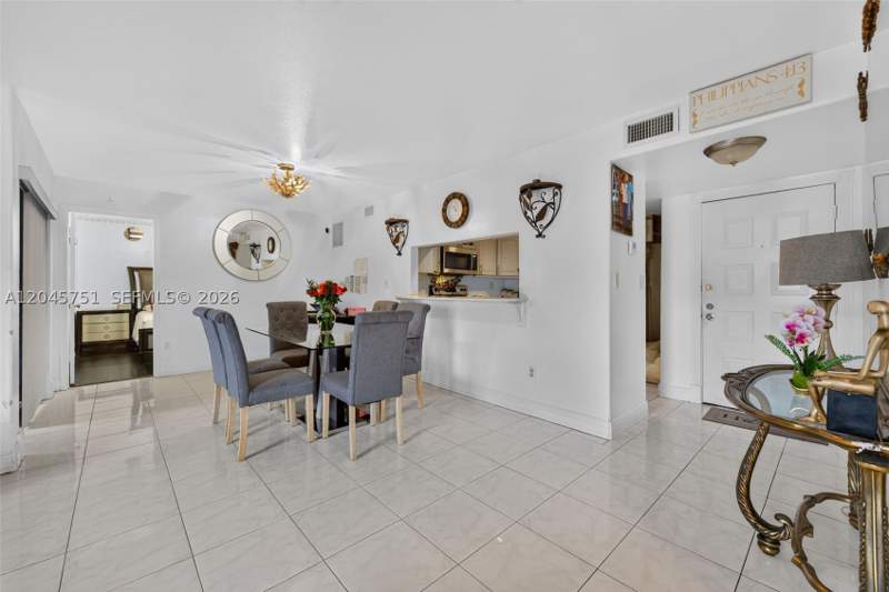 3 bedroom Condominium at 20065 NE 3rd Ct 5, Quatraine Condo I Ph I, Miami — photo 5
