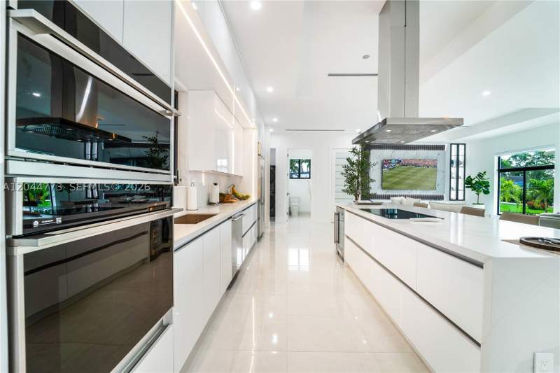 3 bedroom SingleFamilyResidence at 9630 SW 10th Ter, Town Park Heights, Miami — photo 5