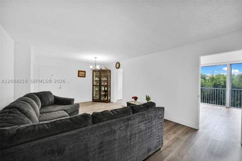 942 NE 199th St 4E, Miami FL - photo 14 of 46