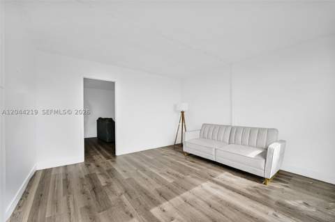 942 NE 199th St 4E, Miami FL - photo 18 of 46